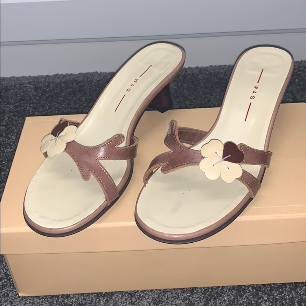 Wag Kitten Heel Brown Sandals from Japan